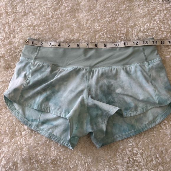 Lululemon Speed Up Low-Rise Lined Short 2.5" Size 4 - Picture 7 of 12